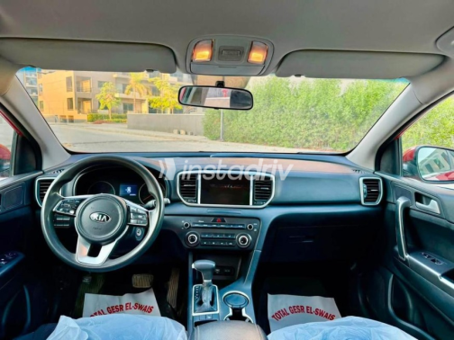 Kia Sportage 2021 Red Automatic Used for Sale in Cairo - 8