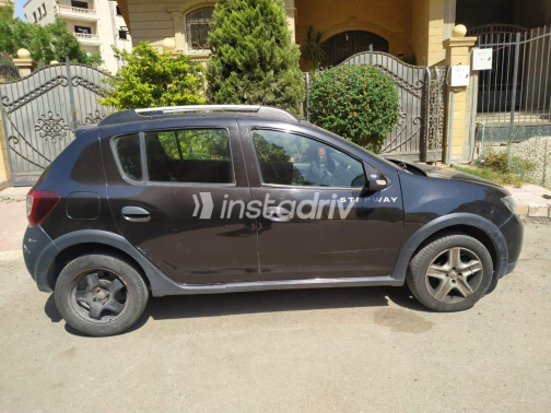 Renault Sandero Step Way 2016 Black Automatic Used for Sale in Greater Cairo ( Cairo + Giza) - 1