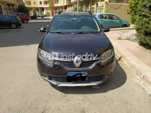 Renault Sandero Step Way 2016 Black Automatic Used for Sale in Greater Cairo ( Cairo + Giza) - 4
