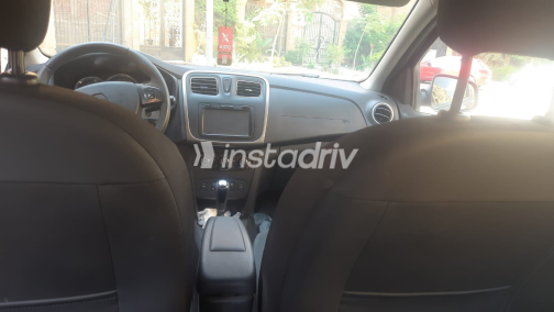 Renault Sandero Step Way 2016 Black Automatic Used for Sale in Greater Cairo ( Cairo + Giza) - 5