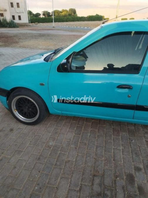 Renault Clio 2000 Turquoise Manual Used for Sale in Suez  - 5