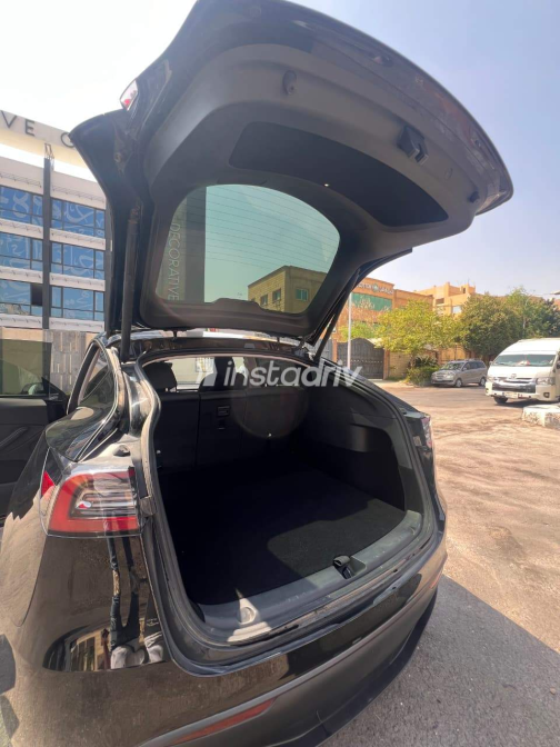 Tesla Model Y 2024 Black Automatic Used for Sale in Greater Cairo ( Cairo + Giza) - 4