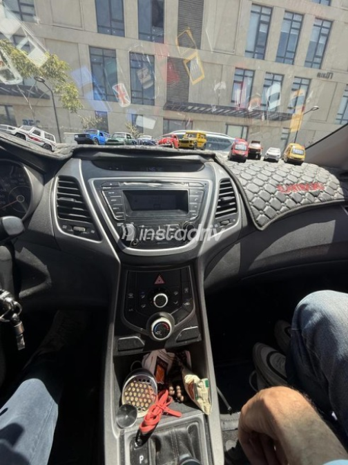 Hyundai Elantra MD 2016 Silver Automatic Used for Sale in Nasr city - 3