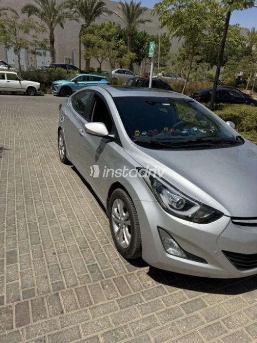 Hyundai Elantra MD 2016 Silver Automatic Used for Sale in Nasr city - 6