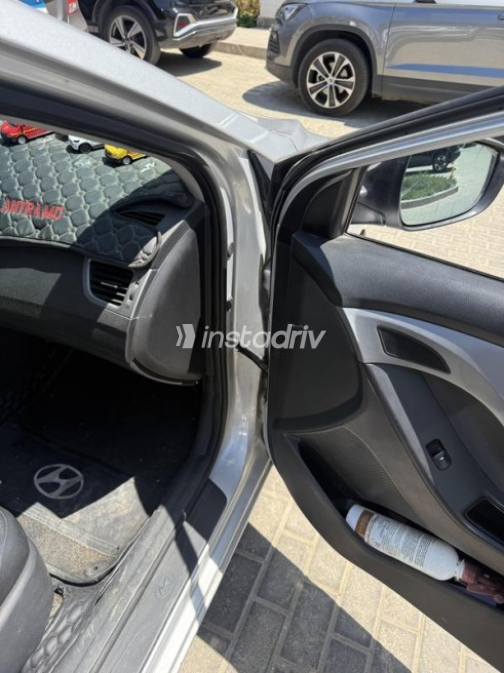 Hyundai Elantra MD 2016 Silver Automatic Used for Sale in Nasr city - 7