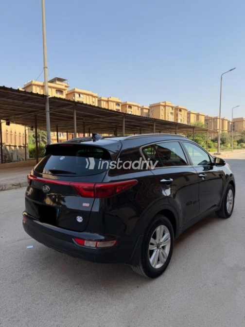 Kia Sportage 2017 Black Manual Used for Sale in Nasr city - 6