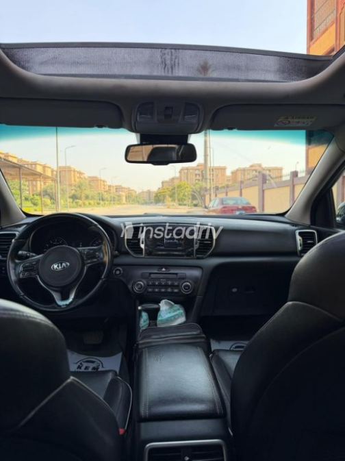 Kia Sportage 2017 Black Manual Used for Sale in Nasr city - 7