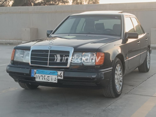 Mercedes 200 1988 Black Automatic Used for Sale in Tanta - 1