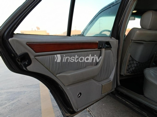 Mercedes 200 1988 Black Automatic Used for Sale in Tanta - 8