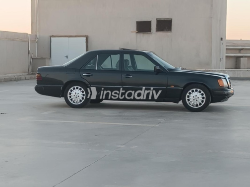 Mercedes 200 1988 Black Automatic Used for Sale in Tanta - 9