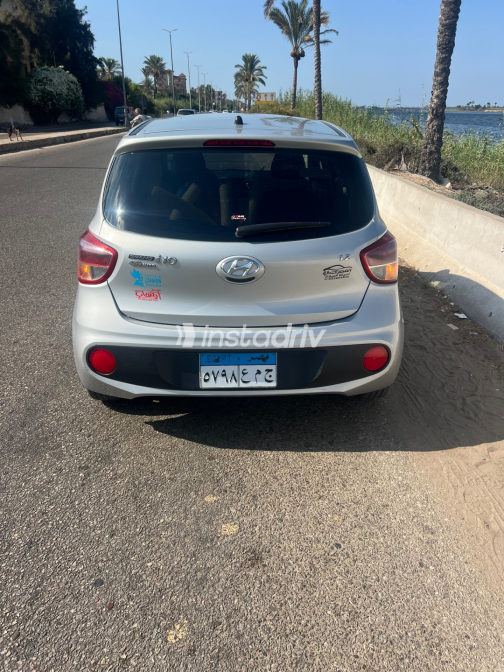Hyundai Grand i10 2019 Silver Automatic Used for Sale in Greater Cairo ( Cairo + Giza) - 1