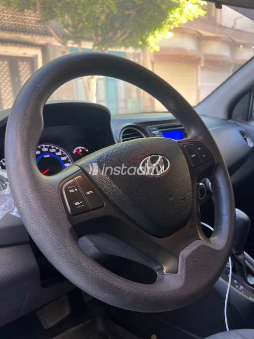 Hyundai Grand i10 2019 Silver Automatic Used for Sale in Greater Cairo ( Cairo + Giza) - 6