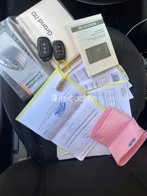 Hyundai Grand i10 2019 Silver Automatic Used for Sale in Greater Cairo ( Cairo + Giza) - 10
