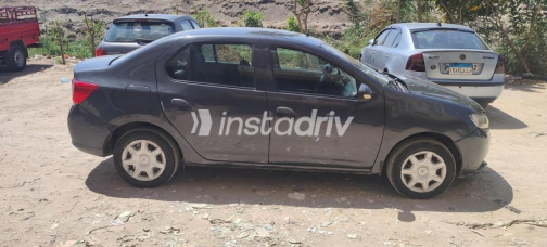 Renault Logan 2017 Dark Gray Manual Used for Sale in Alexandria - 4