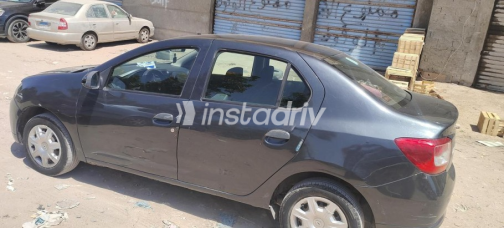 Renault Logan 2017 Dark Gray Manual Used for Sale in Alexandria - 7