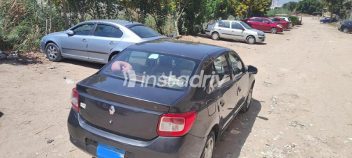 Renault Logan 2017 Dark Gray Manual Used for Sale in Alexandria - 9
