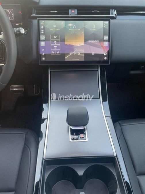 Land Rover Velar 2024 Gray Automatic Used for Sale in Cairo - 9