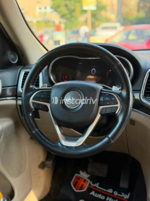 Jeep Cherokee 2018 Black Automatic Used for Sale in Cairo - 3