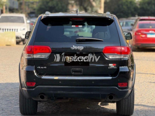 Jeep Cherokee 2018 Black Automatic Used for Sale in Cairo - 6