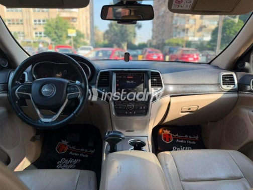 Jeep Cherokee 2018 Black Automatic Used for Sale in Cairo - 10