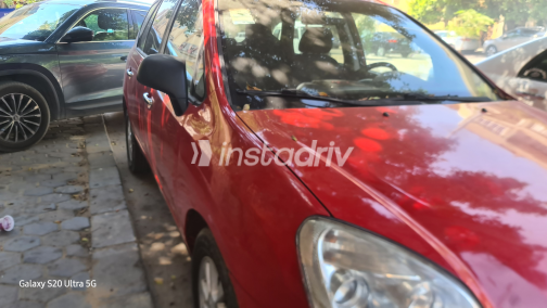 Kia Carens 2011 Red Automatic Used for Sale in Greater Cairo ( Cairo + Giza) - 1