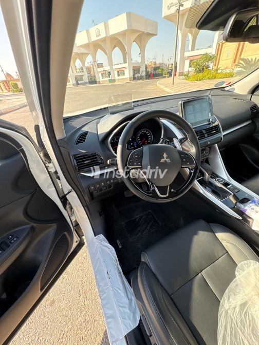 Mitsubishi Eclipse 2024 White Automatic Used for Sale in Greater Cairo ( Cairo + Giza) - 4