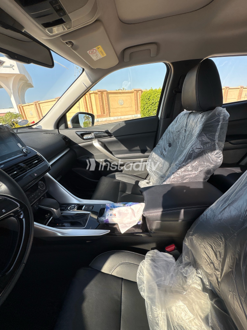 Mitsubishi Eclipse 2024 White Automatic Used for Sale in Greater Cairo ( Cairo + Giza) - 7