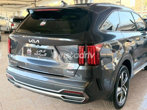 Kia Sorento 2023 Gray Automatic Used for Sale in Cairo - 5