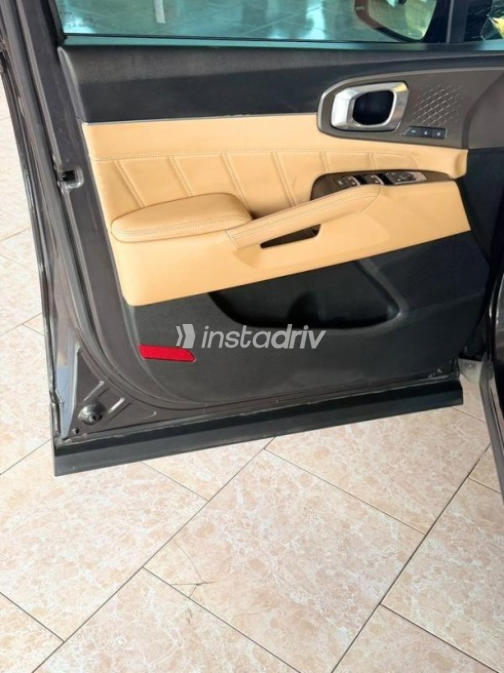 Kia Sorento 2023 Gray Automatic Used for Sale in Cairo - 8