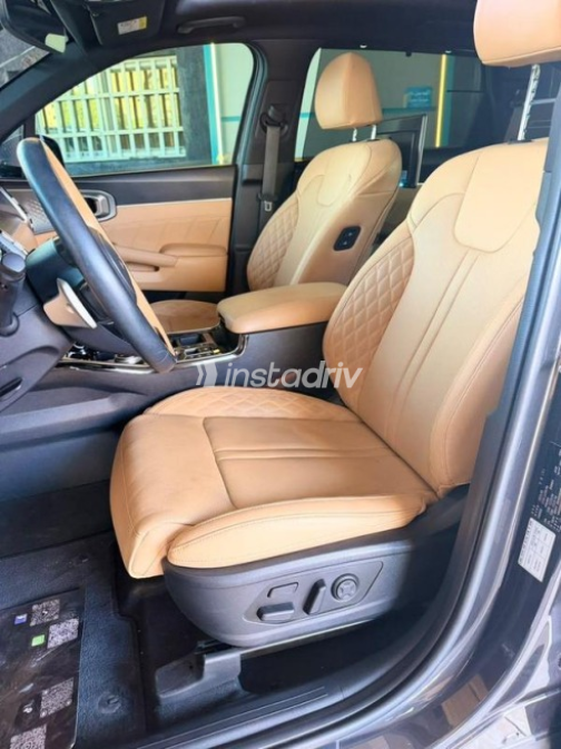Kia Sorento 2023 Gray Automatic Used for Sale in Cairo - 9