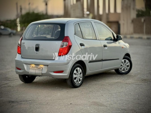 Hyundai I10 2017 Silver Automatic Used for Sale in Nasr city - 8