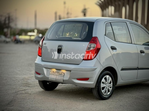 Hyundai I10 2017 Silver Automatic Used for Sale in Nasr city - 9