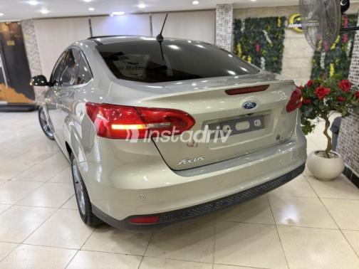 Ford Focus 2018 Gold Automatic Used for Sale in Cairo - 6