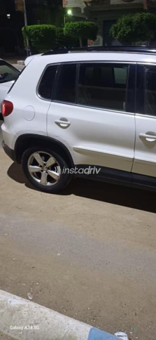 Volkswagen Tiguan 2010 White Automatic Used for Sale in Suez  - 8