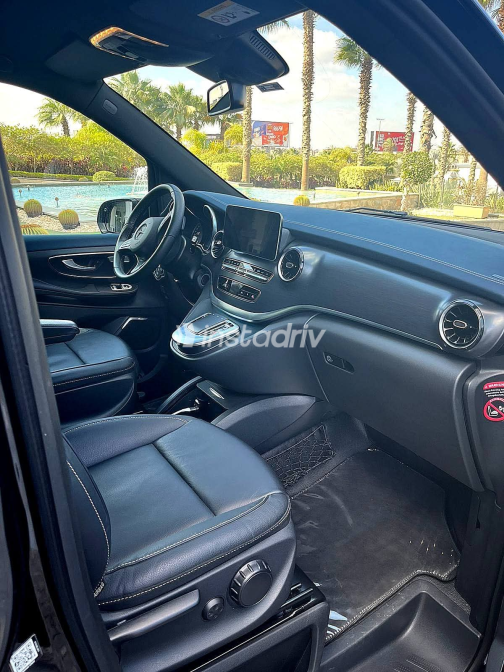 Mercedes V 250 2023 Black Automatic Used for Sale in Greater Cairo ( Cairo + Giza) - 2