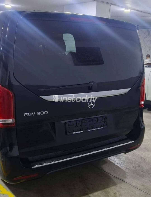 Mercedes V 250 2023 Black Automatic Used for Sale in Greater Cairo ( Cairo + Giza) - 3