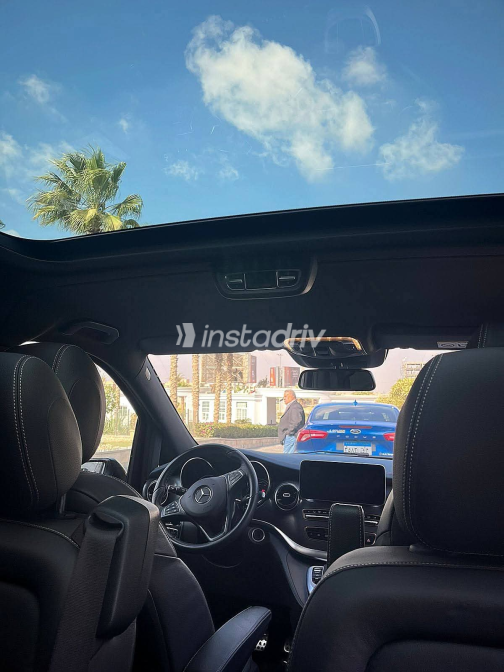 Mercedes V 250 2023 Black Automatic Used for Sale in Greater Cairo ( Cairo + Giza) - 4