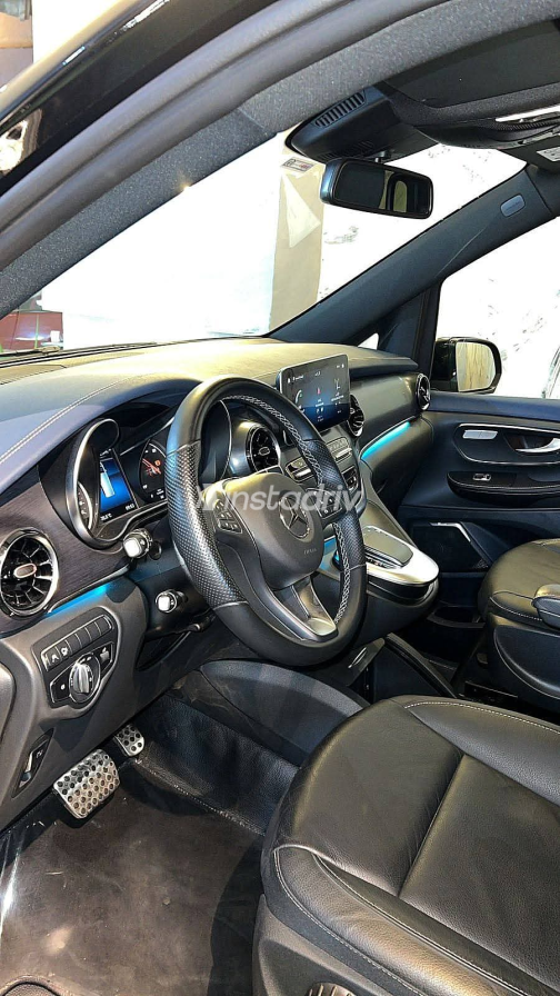 Mercedes V 250 2023 Black Automatic Used for Sale in Greater Cairo ( Cairo + Giza) - 7