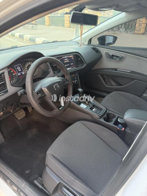 Seat Leon 2018 White Automatic Used for Sale in Banha - 4