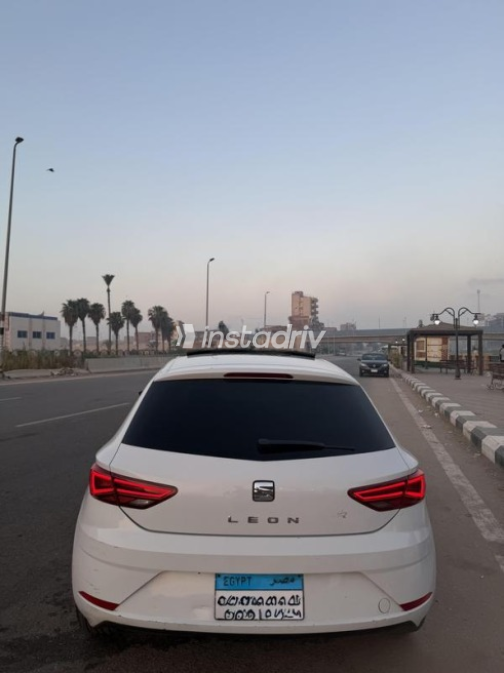 Seat Leon 2018 White Automatic Used for Sale in Banha - 5