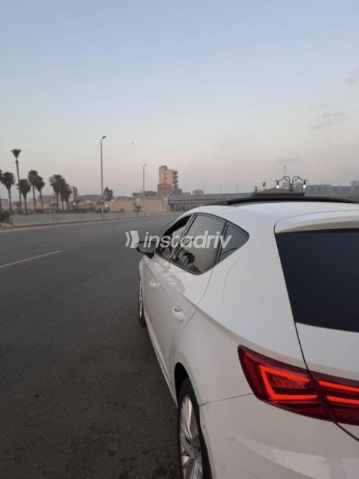 Seat Leon 2018 White Automatic Used for Sale in Banha - 7