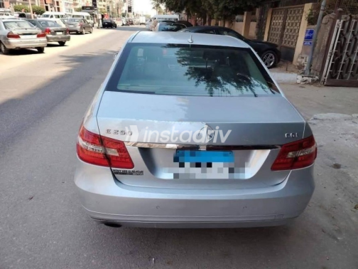 مرسيدس E 250 2010 فضي أوتوماتيك مستعملة للبيع في مصر الجديدة - 2