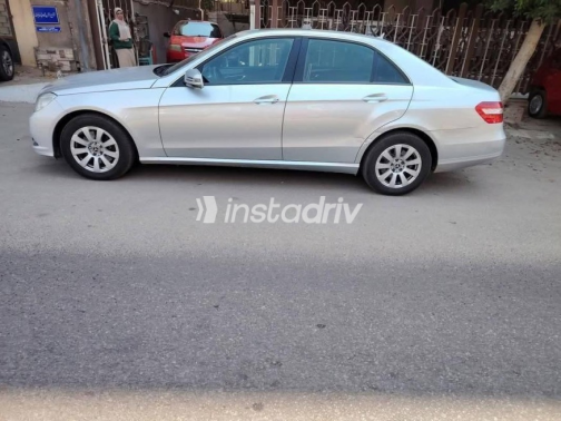 مرسيدس E 250 2010 فضي أوتوماتيك مستعملة للبيع في مصر الجديدة - 3