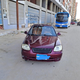 هيونداي فيرنا 2012 أحمر غامق يدوي مستعملة للبيع في بني سويف‎