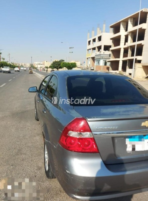 شيفروليه افيو 2015 رمادي غامق أوتوماتيك مستعملة للبيع في مدينة بدر - 2