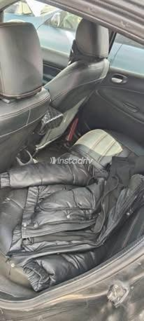 Peugeot 206 2001 Black Manual Used for Sale in Cairo - 4