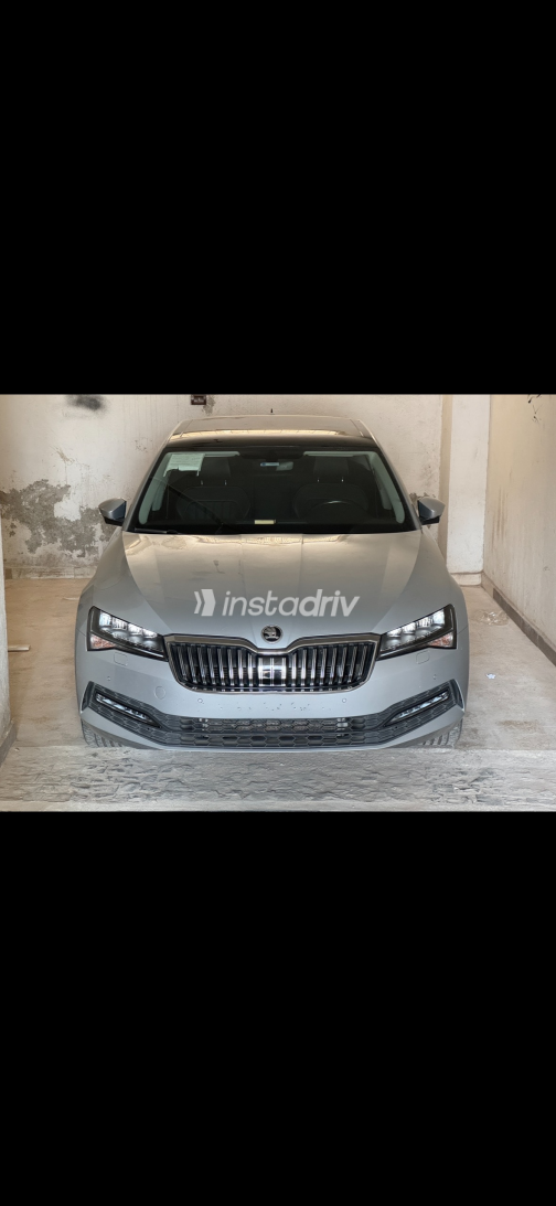 Skoda Superb 2022 Silver Automatic Used for Sale in Greater Cairo ( Cairo + Giza) - 6