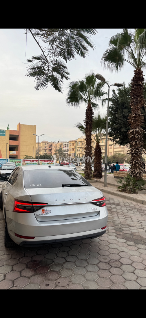 Skoda Superb 2022 Silver Automatic Used for Sale in Greater Cairo ( Cairo + Giza) - 7