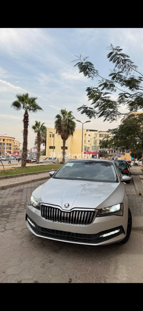 Skoda Superb 2022 Silver Automatic Used for Sale in Greater Cairo ( Cairo + Giza) - 10