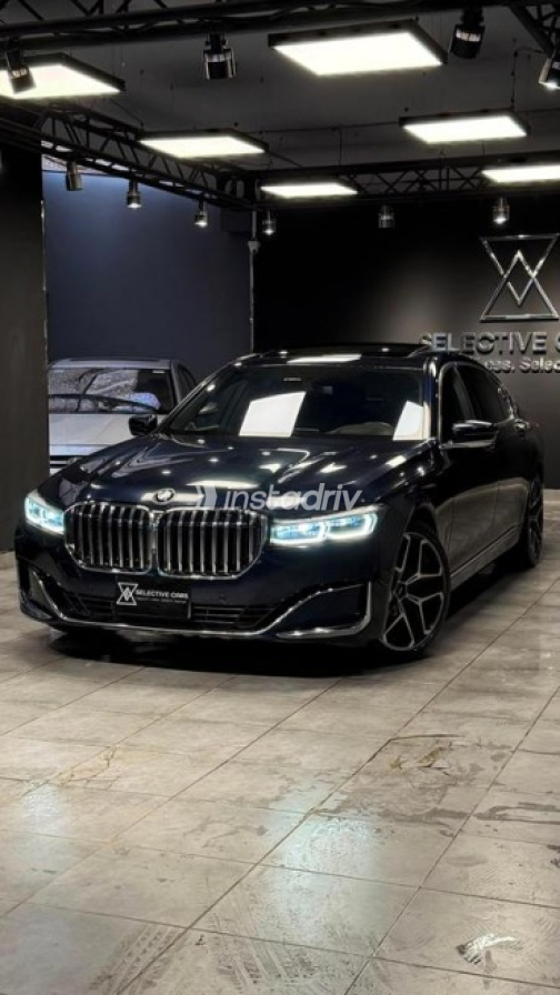BMW 730 2021 Dark Blue Automatic Used for Sale in Cairo - 2